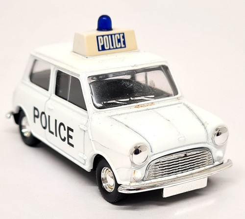 Lledo mini patrol car - lledo,
