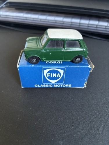 Corgi fina green - fina, classic